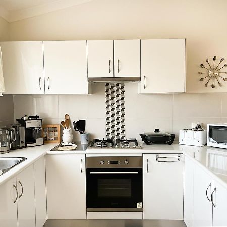 Bright & Beautiful Home On The Hills! Kelmscott Bagian luar foto