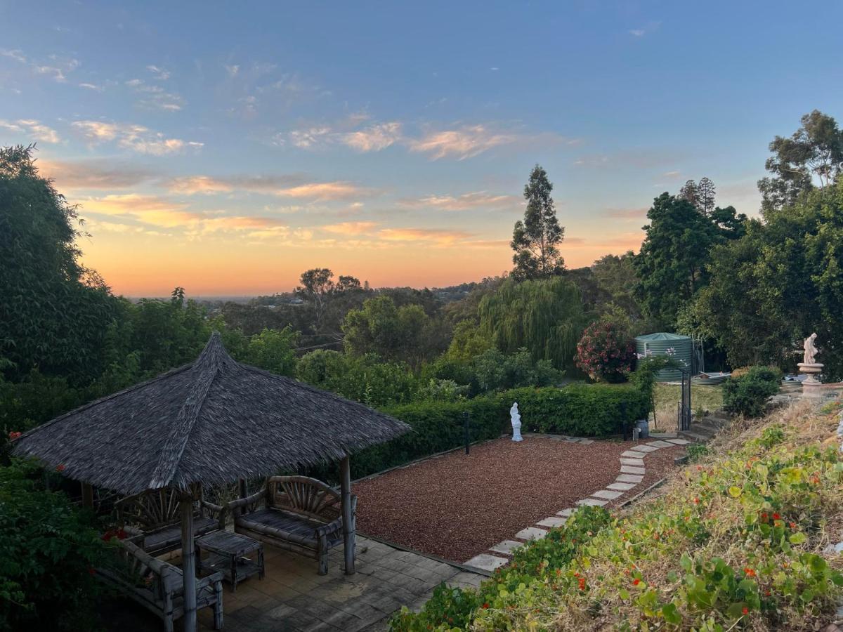 Bright & Beautiful Home On The Hills! Kelmscott Bagian luar foto